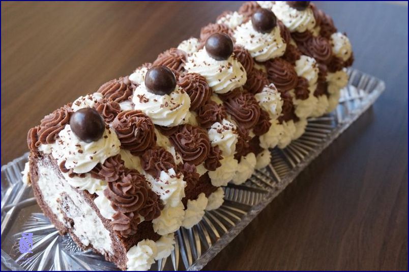 Chutná Kakaová Roláda Se Šlehačkou!