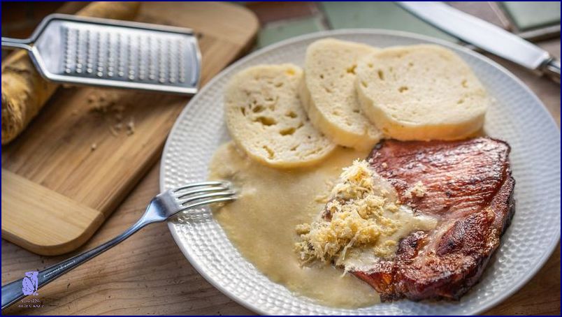 Ohromující Křenová Omáčka S Uzeným Masem!
