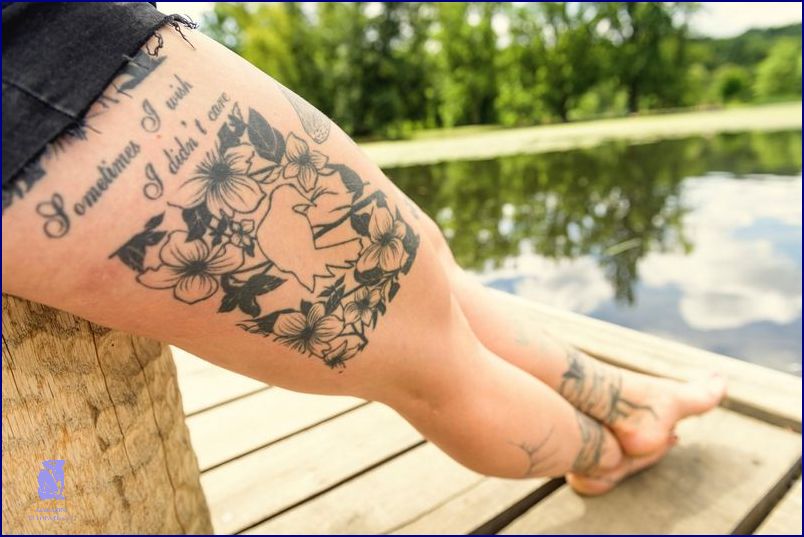 Tetování Pod Prsy: Co To Znamená?